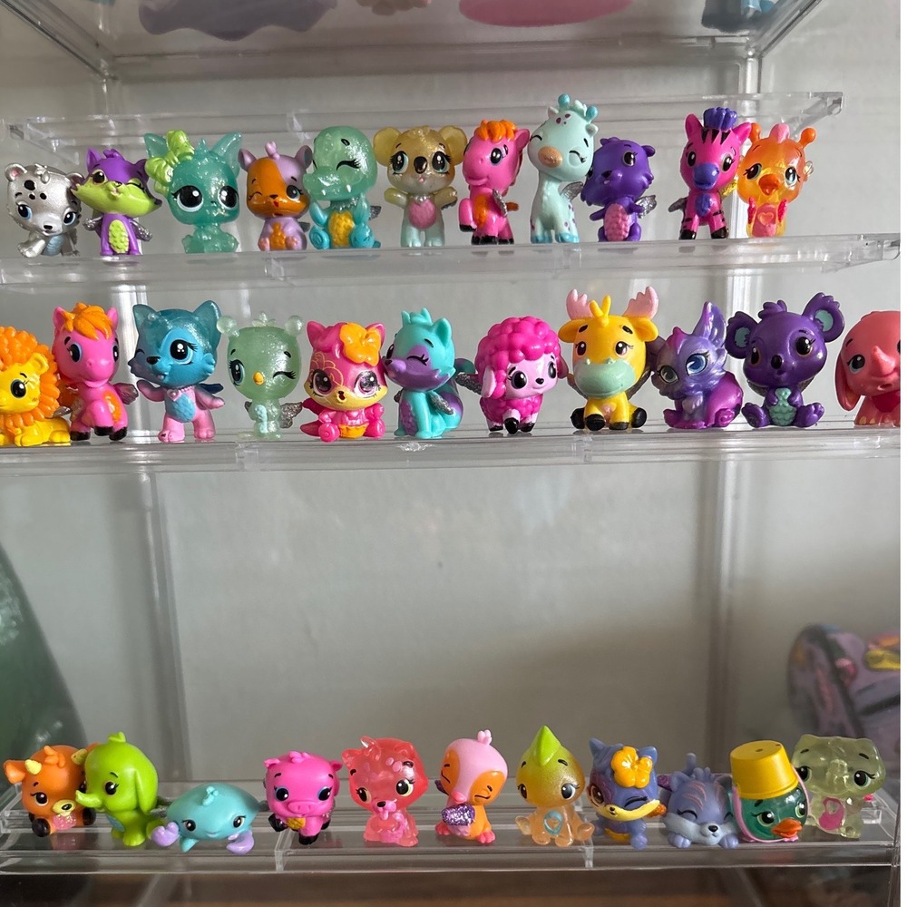 Hatchimals CollEGGtibles Lot of 30 Mixed Series Mini Figures Glitter Wings Rare